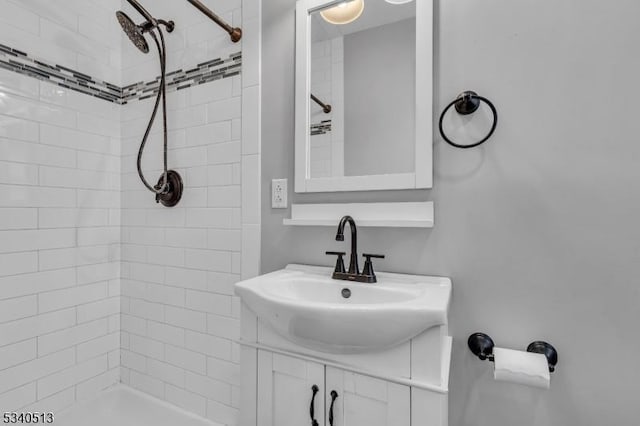637 Bensel Dr, Mount Arlington Boro, NJ 07850 - full bath featuring a tile shower and vanity