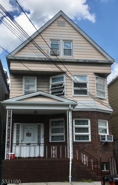 view of front of home featuring a porch