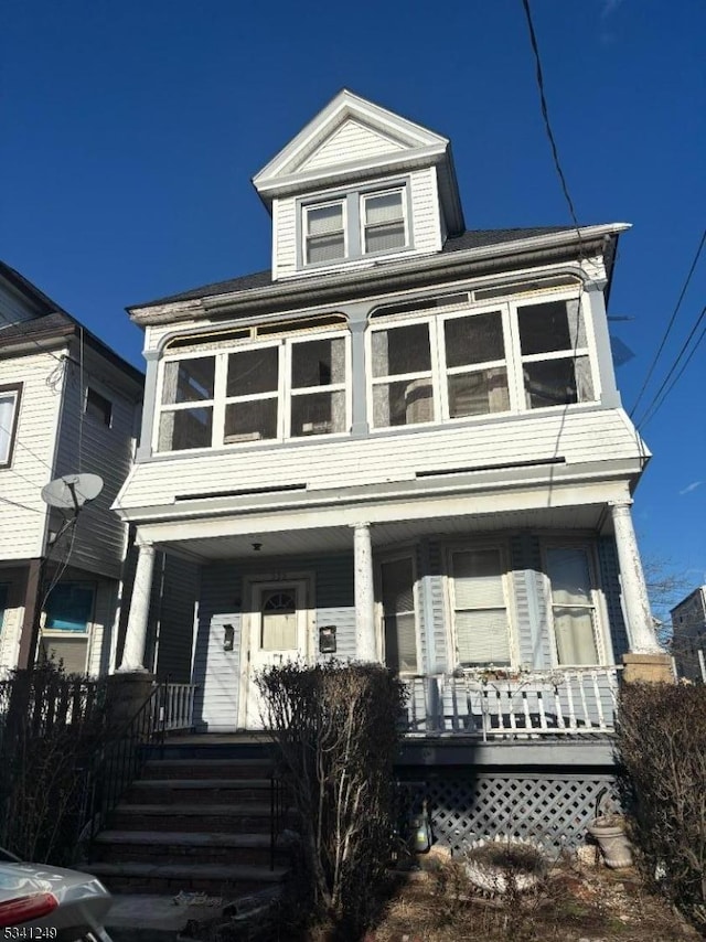 view of front facade featuring a porch