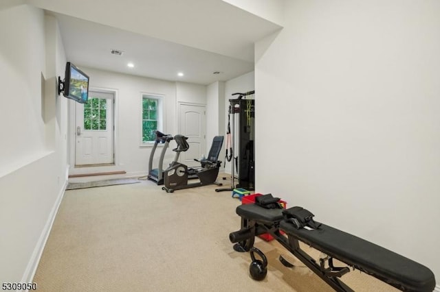 workout room featuring recessed lighting, carpet flooring, visible vents, and baseboards