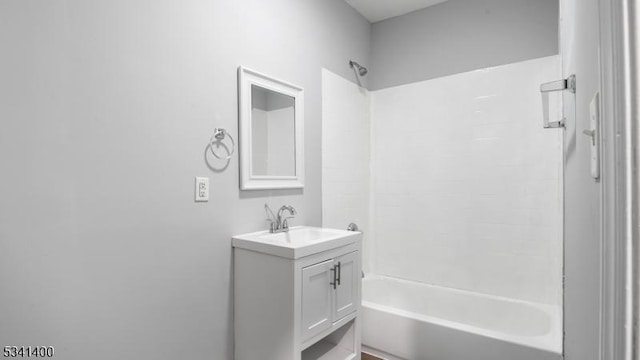 full bath with shower / bath combination and vanity