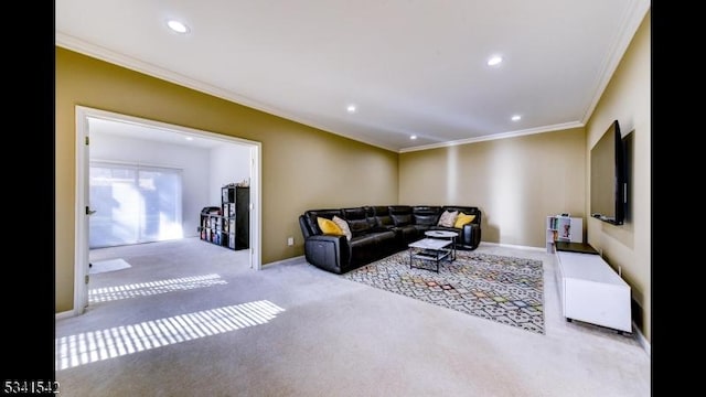 living area featuring recessed lighting, carpet flooring, crown molding, and baseboards