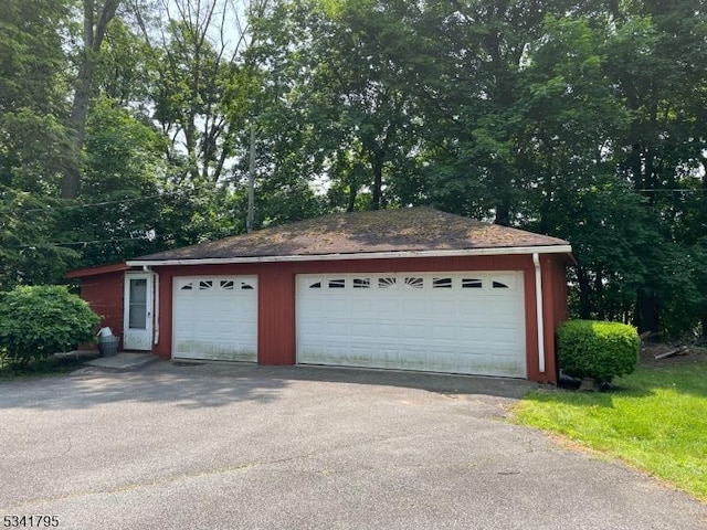 view of detached garage