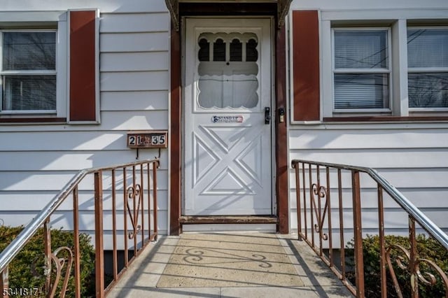 view of property entrance