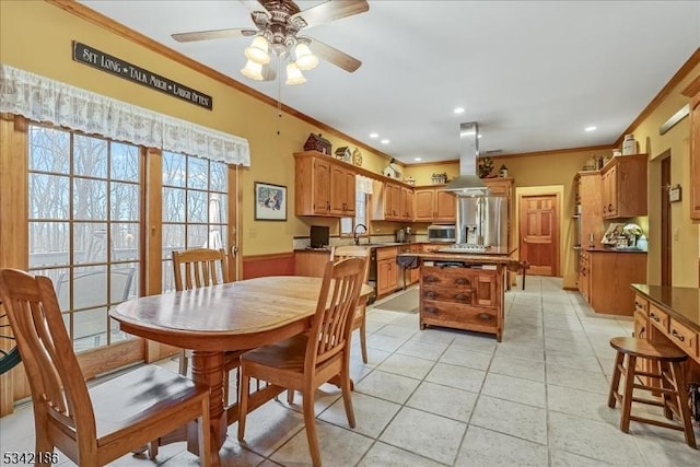 dining area featuring ceiling fan, ornamental molding, light tile patterned flooring, and recessed lighting