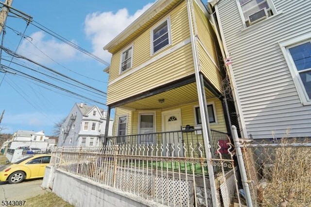 Listing photo 2 for 140 Albion Ave, Paterson City NJ 07502