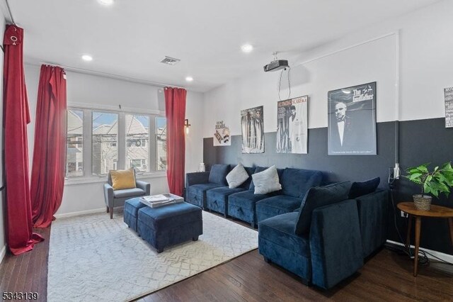 84 W 3rd St, Bayonne City, NJ 07002