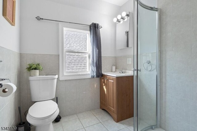 84 W 3rd St, Bayonne City, NJ 07002