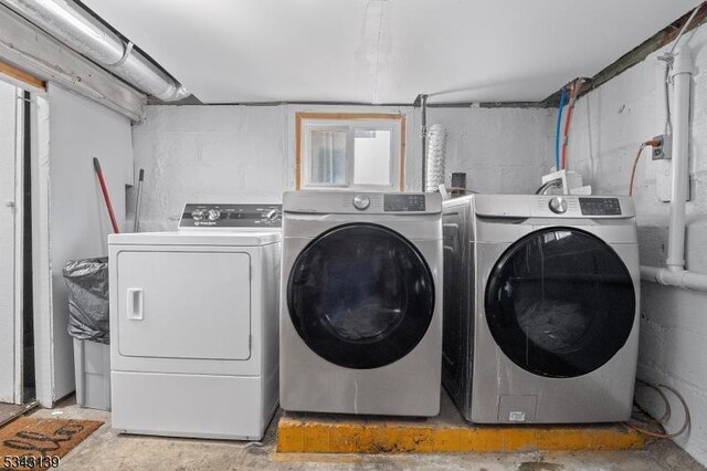 84 W 3rd St, Bayonne City, NJ 07002