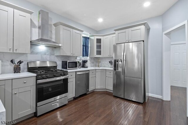 84 W 3rd St, Bayonne City, NJ 07002