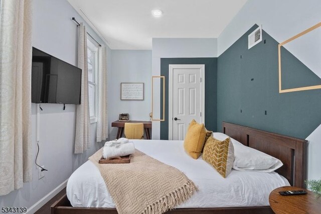 84 W 3rd St, Bayonne City, NJ 07002