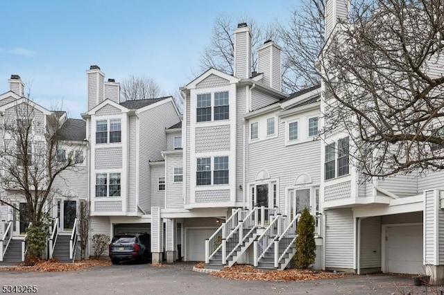 view of front of property with an attached garage and driveway