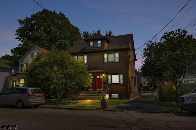 view of american foursquare style home