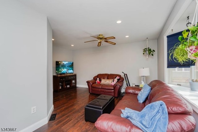 living area featuring visible vents, baseboards, ceiling fan, recessed lighting, and wood finished floors