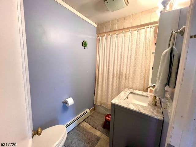 full bath with toilet, curtained shower, a baseboard radiator, baseboards, and vanity