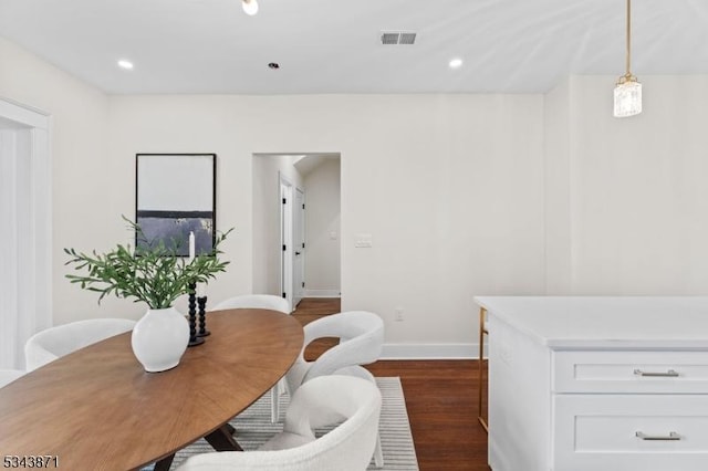 dining room with visible vents, recessed lighting, baseboards, and dark wood-style flooring