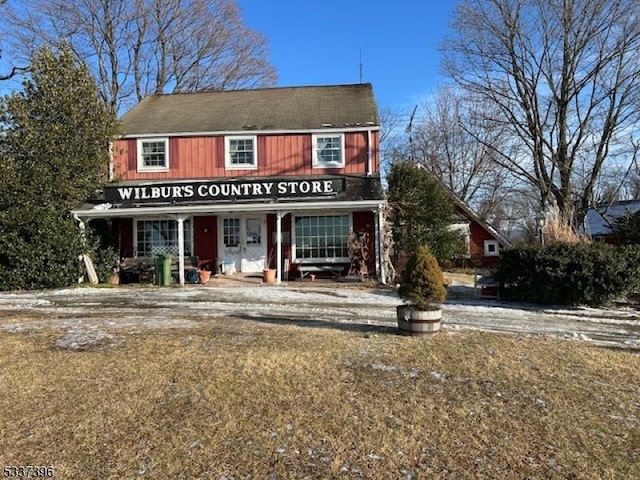 view of front of property