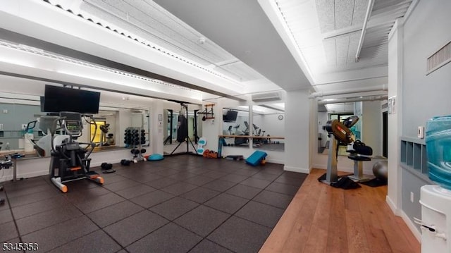 workout area with baseboards