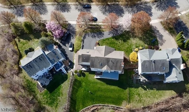 birds eye view of property featuring a residential view
