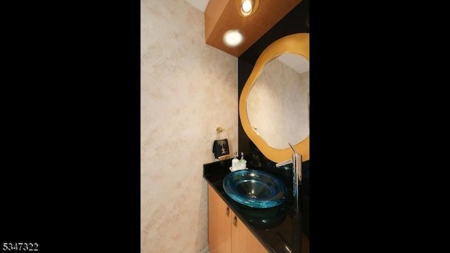19 Trails End Ct, Westfield Town, NJ 07090 - half bath with vanity