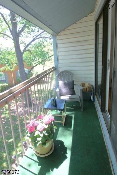 21 Crabapple Ln, Franklin Twp, NJ 08823 - view of balcony