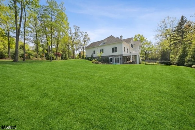 260 Hartshorn Dr, Millburn Twp, NJ 07078 - view of green lawn