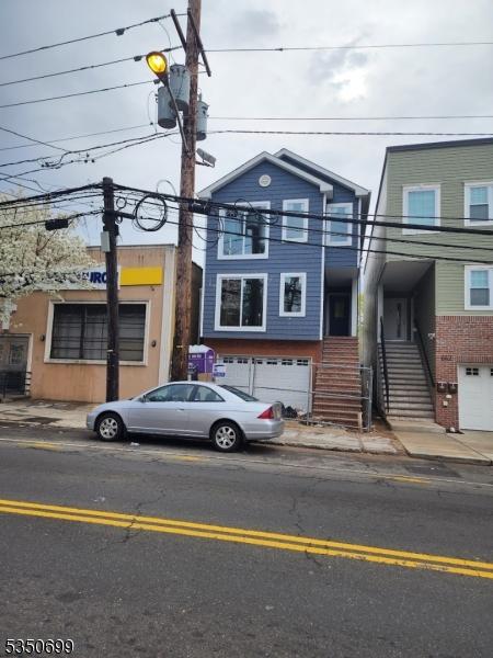 640 Bergen St, Newark City, NJ 07108 - townhome / multi-family property with a garage