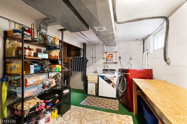 kitchen with washing machine and dryer