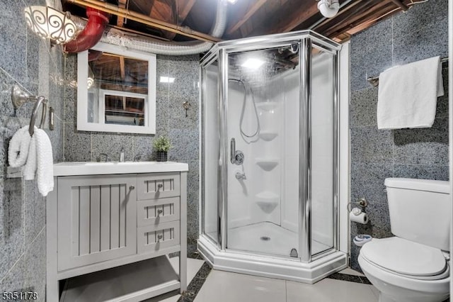 106 Anderson St, Raritan Boro, NJ 08869 - full bath featuring a shower stall, toilet, and vanity
