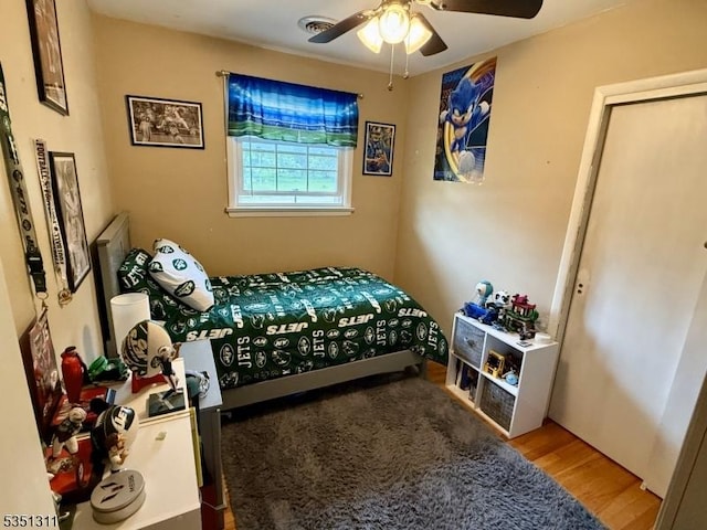 326 Spring Garden Rd, Holland Twp, NJ 08848 - bedroom with wood finished floors and a ceiling fan