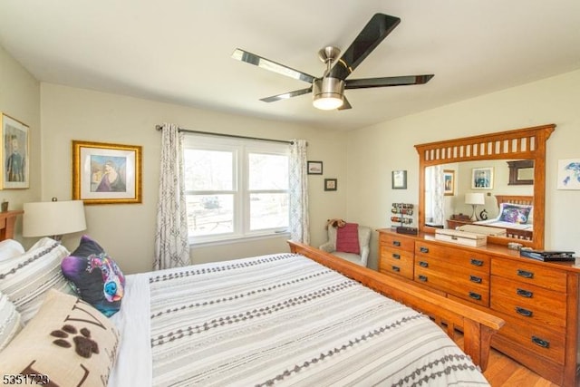 bedroom featuring a ceiling fan