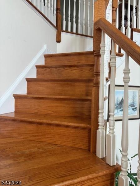 601 Buhler Ct, Pine Beach Boro, NJ 08741 - view of stairway