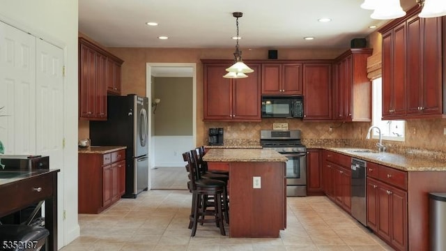 5 Dege Farm Rd, Tewksbury Twp, NJ 07830 - kitchen featuring appliances with stainless steel finishes, a sink, a center island, decorative backsplash, and pendant lighting