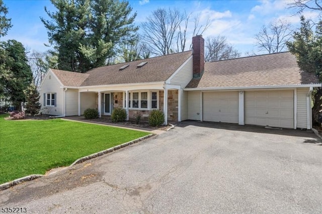 19 Tunnell Rd, Franklin Twp, NJ 08873 - ranch-style home with roof with shingles, a front lawn, a chimney, an attached garage, and aphalt driveway