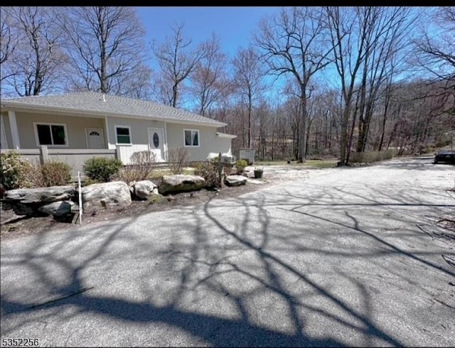 86 Dunham Rd, West Milford Twp, NJ 07421