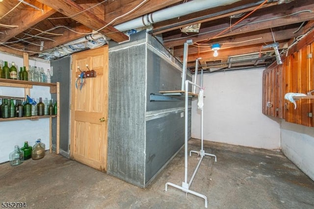 view of unfinished basement