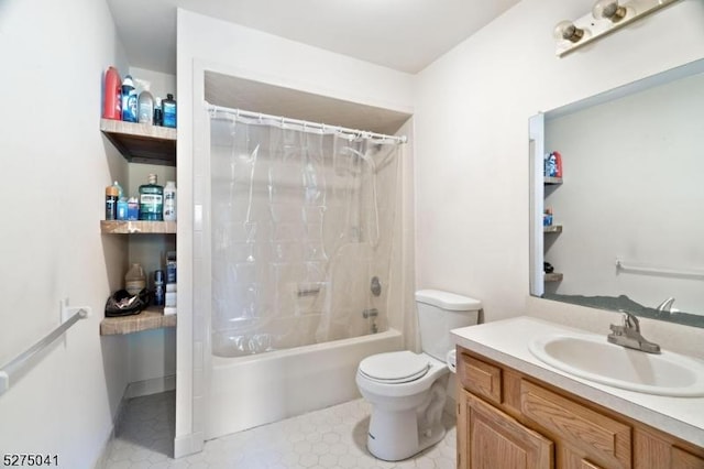full bath featuring toilet, vanity, and shower / tub combo with curtain