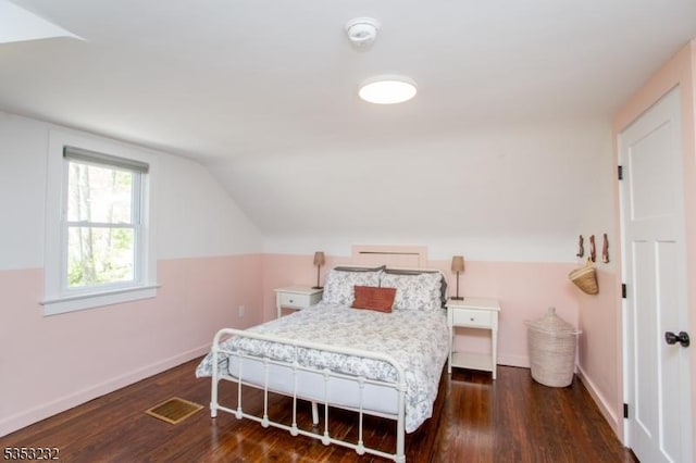 2252 Daniel Bray Hwy, Kingwood Twp, NJ 08559 - bedroom with dark wood-type flooring, baseboards, vaulted ceiling, and visible vents