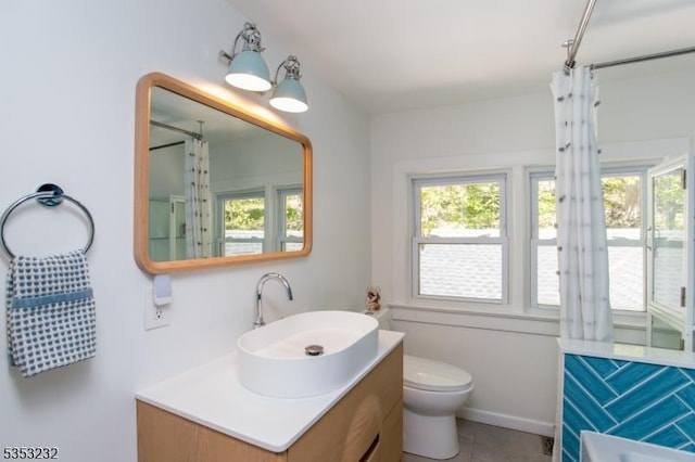 2252 Daniel Bray Hwy, Kingwood Twp, NJ 08559 - full bathroom featuring plenty of natural light, curtained shower, toilet, and vanity
