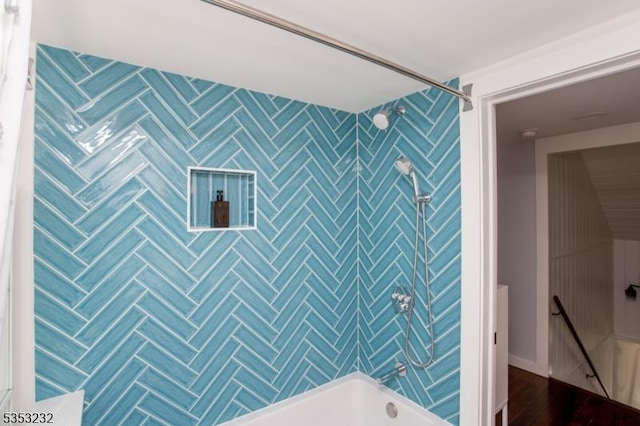 2252 Daniel Bray Hwy, Kingwood Twp, NJ 08559 - full bathroom featuring shower / tub combination