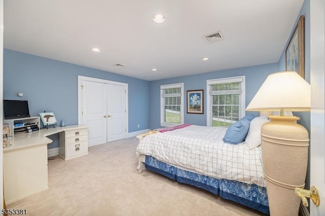 14 Jenny Ln, Vernon Twp, NJ 07461 - bedroom with light carpet, recessed lighting, baseboards, visible vents, and a closet