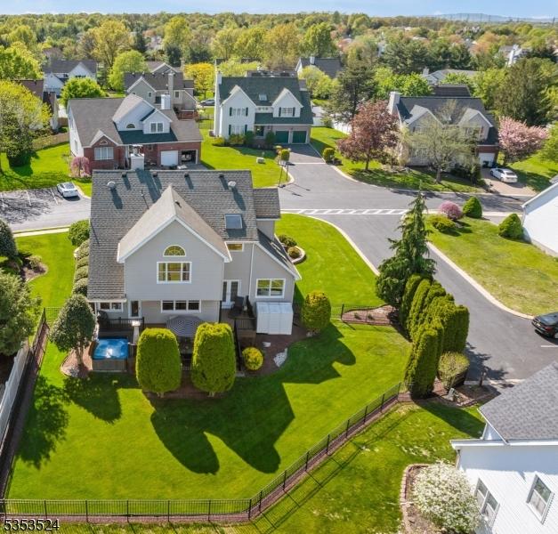 bird's eye view with a residential view