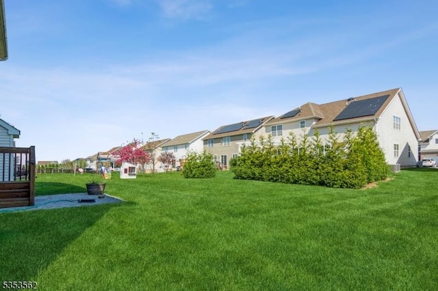 23 Schenck Ln, Franklin Twp, NJ 08873 - view of yard featuring a residential view