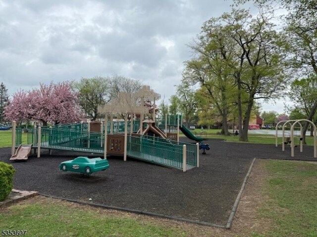 59 Lyall Rd, Clifton City, NJ 07012