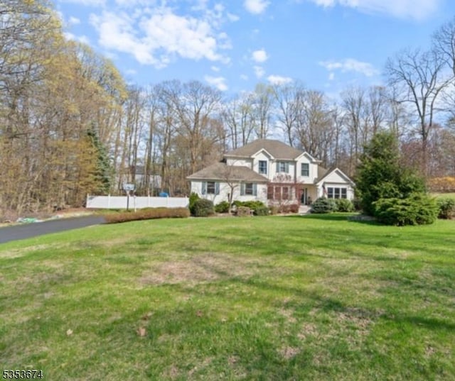 view of front of house featuring a front yard
