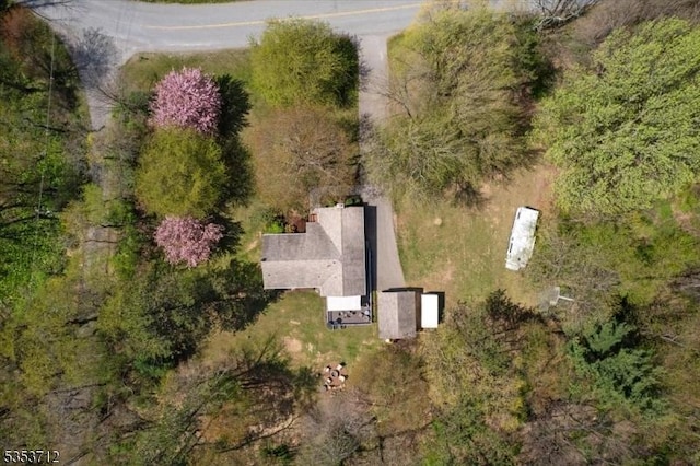 aerial view of property and surrounding area