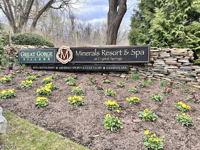 2 Falkenstein Dr Unit 6, Vernon Twp, NJ 07462 - view of community / neighborhood sign