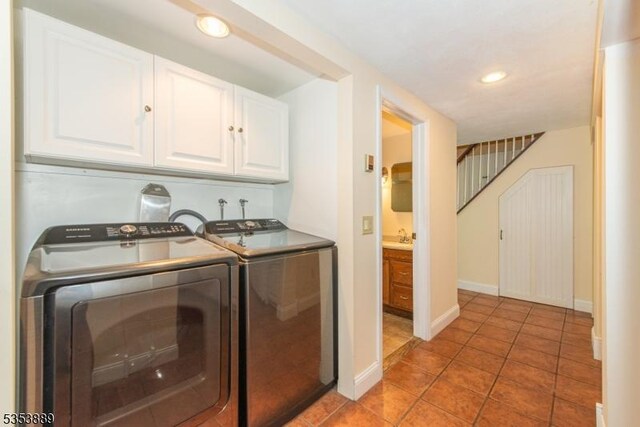 42 Hillcrest Dr, Bloomingdale Boro, NJ 07403