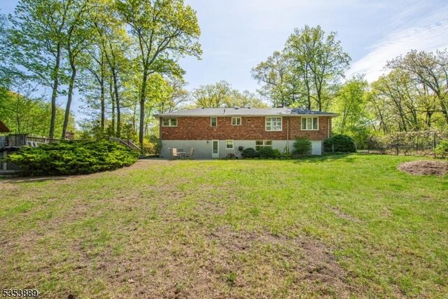 42 Hillcrest Dr, Bloomingdale Boro, NJ 07403