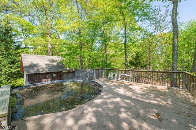 42 Hillcrest Dr, Bloomingdale Boro, NJ 07403